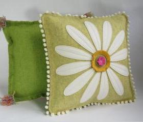 White Daisy Yellow