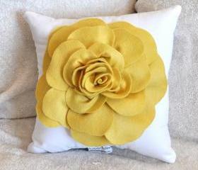 Yellow Daisy Flower Pillow