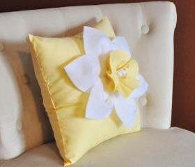 White Daisy Yellow Flower Pillow
