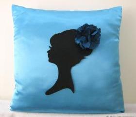 Corner Daisy Bluesky Flower Pillow