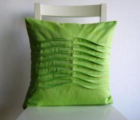 Green Wave Pattern Pillow
