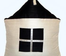 Vintage Closed Angle Pillow